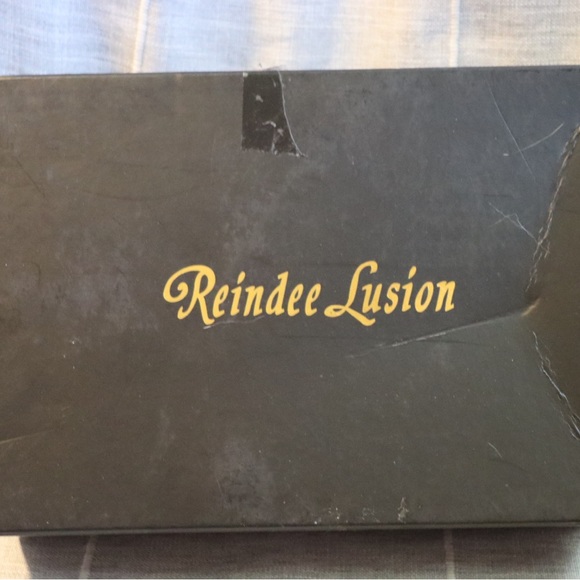 Reindee Lusion size 11 heels with snow leopard and blue leopard print - Picture 2 of 9